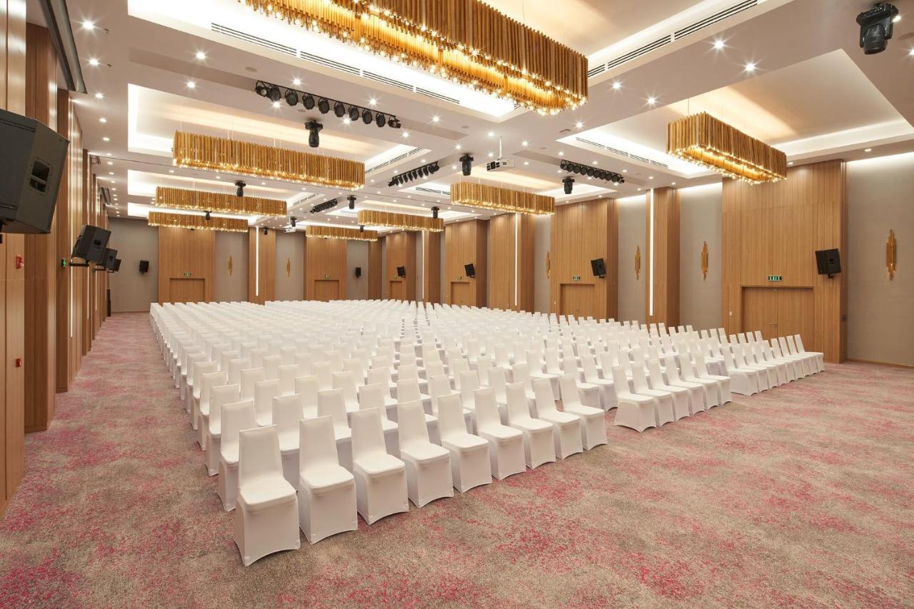 Holiday Inn & Suites Saigon Airport By Ihg Ho Chi Minh City Exterior photo