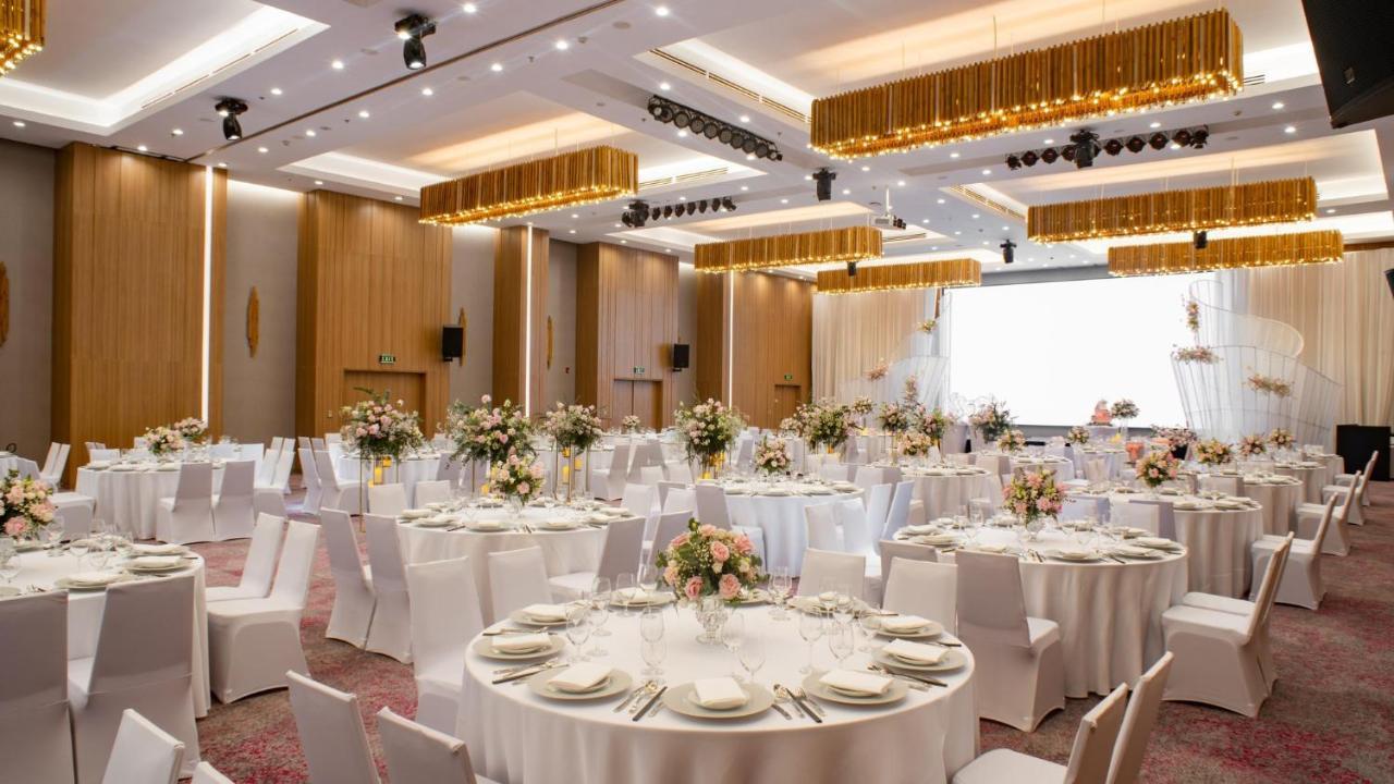 Holiday Inn & Suites Saigon Airport By Ihg Ho Chi Minh City Exterior photo
