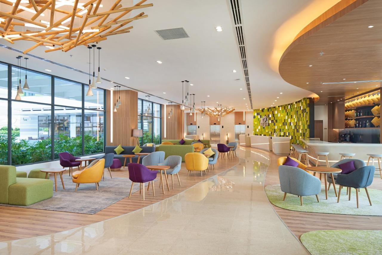 Holiday Inn & Suites Saigon Airport By Ihg Ho Chi Minh City Exterior photo
