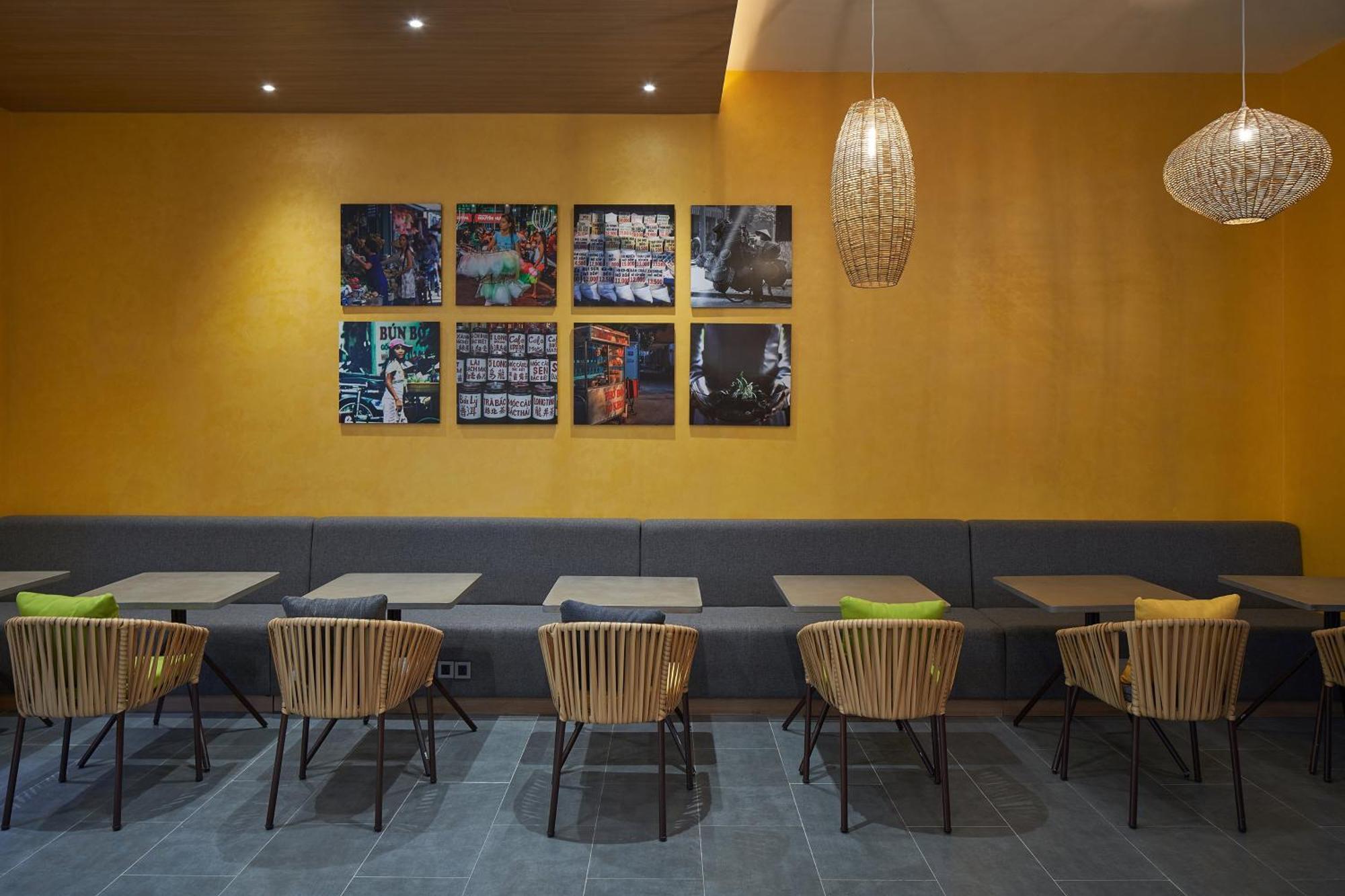 Holiday Inn & Suites Saigon Airport By Ihg Ho Chi Minh City Exterior photo