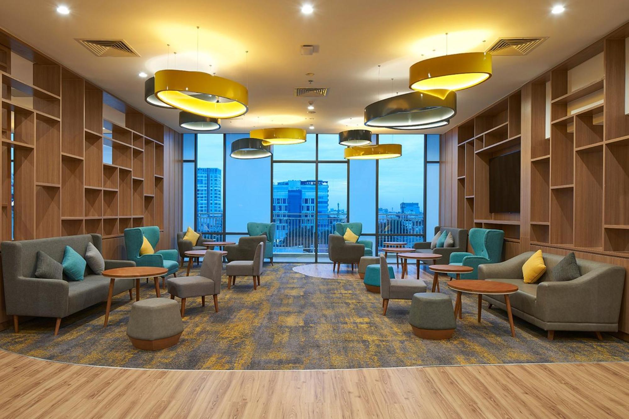 Holiday Inn & Suites Saigon Airport By Ihg Ho Chi Minh City Exterior photo