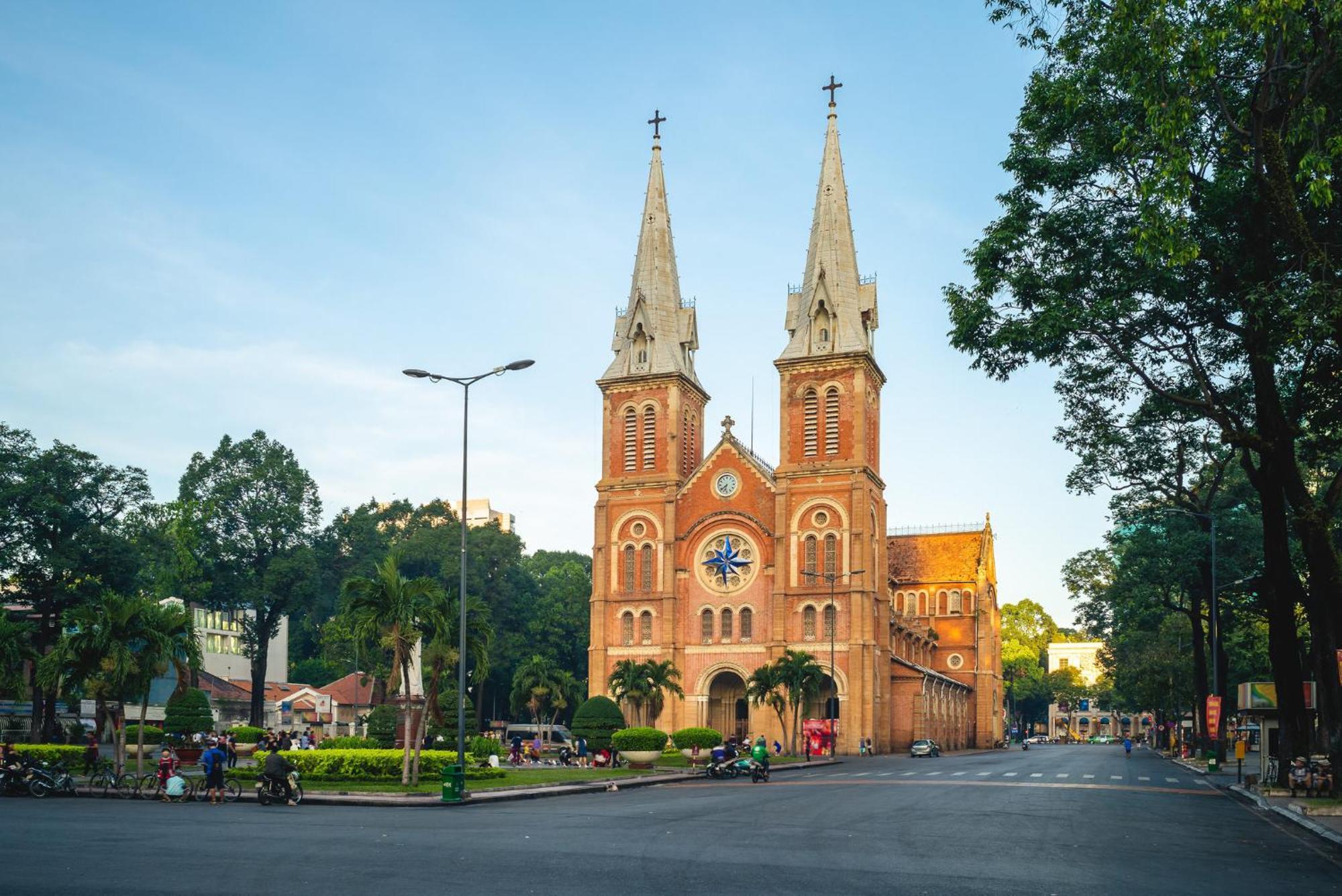 Holiday Inn & Suites Saigon Airport By Ihg Ho Chi Minh City Exterior photo